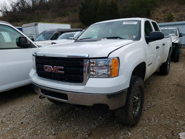 1GT12ZCG6CF107325 - 2012 GMC SIERRA K2500 HEAVY DUTY WHITE photo 2