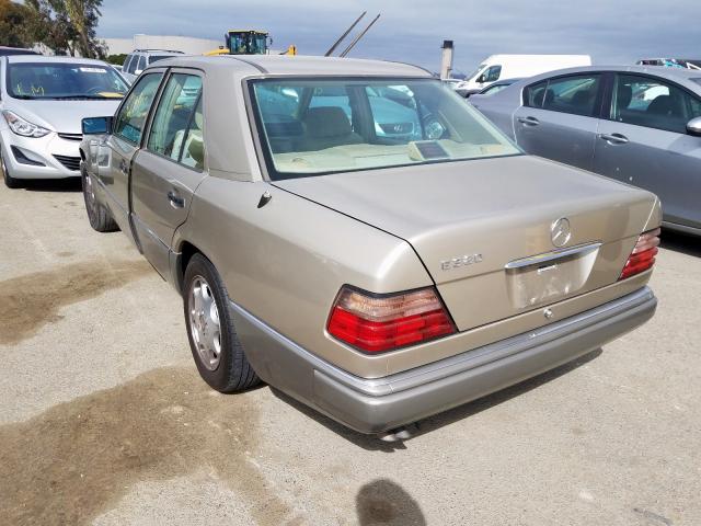 WDBEA32EXSC199765 - 1995 MERCEDES-BENZ E 320 BASE  photo 3