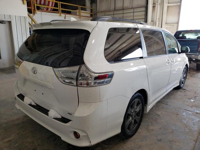 5TDXZ3DC3JS938387 - 2018 TOYOTA SIENNA SE WHITE photo 4