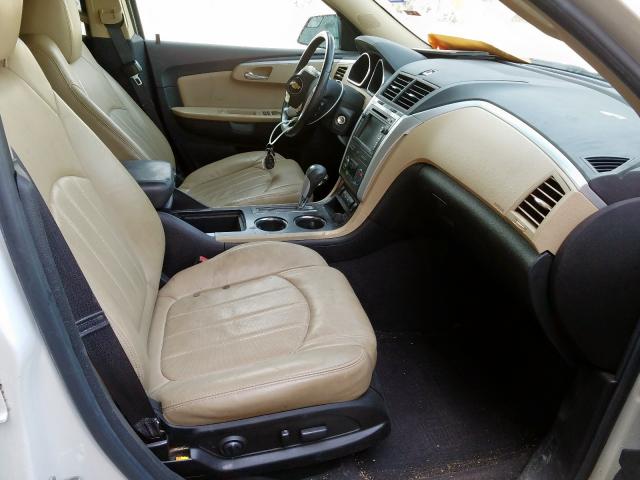 1GNKVLED8BJ130457 - 2011 CHEVROLET TRAVERSE LTZ  photo 5