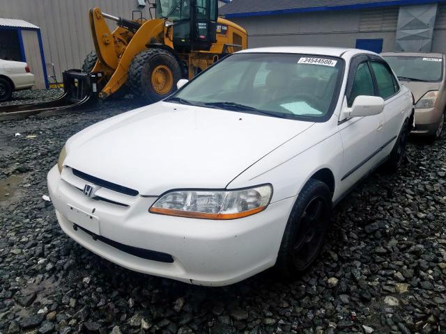 1HGCG5646YA040493 - 2000 HONDA ACCORD LX  photo 2