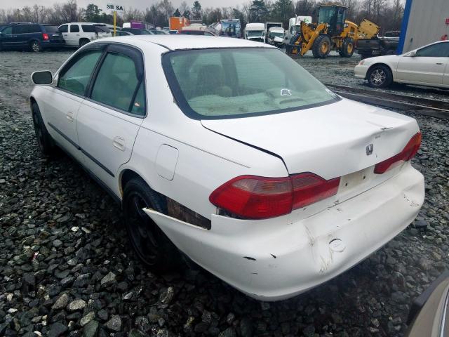 1HGCG5646YA040493 - 2000 HONDA ACCORD LX  photo 3