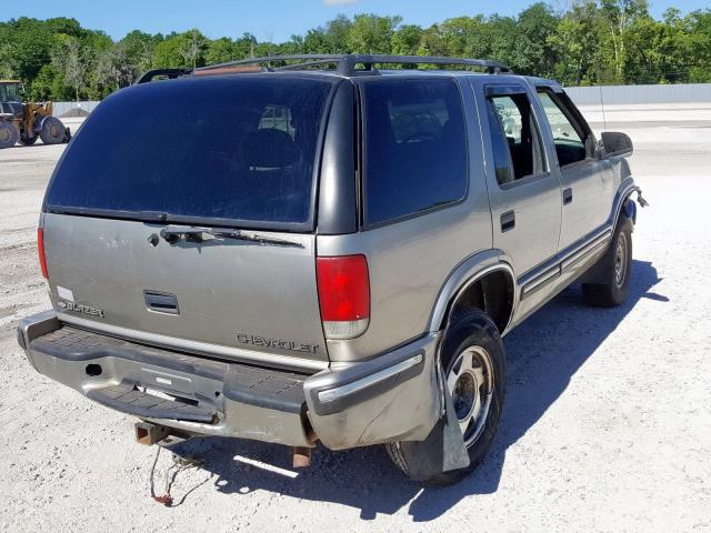 1GNDT13W3W2287367 - 1998 CHEVROLET BLAZER  photo 4