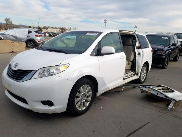 5TDJK3DC1DS052194 - 2013 TOYOTA SIENNA LE  photo 2