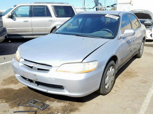 3HGCG6656YG706817 - 2000 HONDA ACCORD LX  photo 2