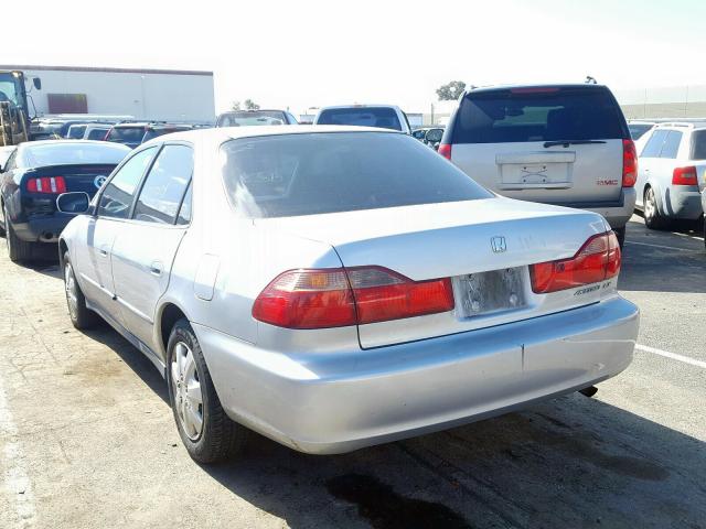 3HGCG6656YG706817 - 2000 HONDA ACCORD LX  photo 3