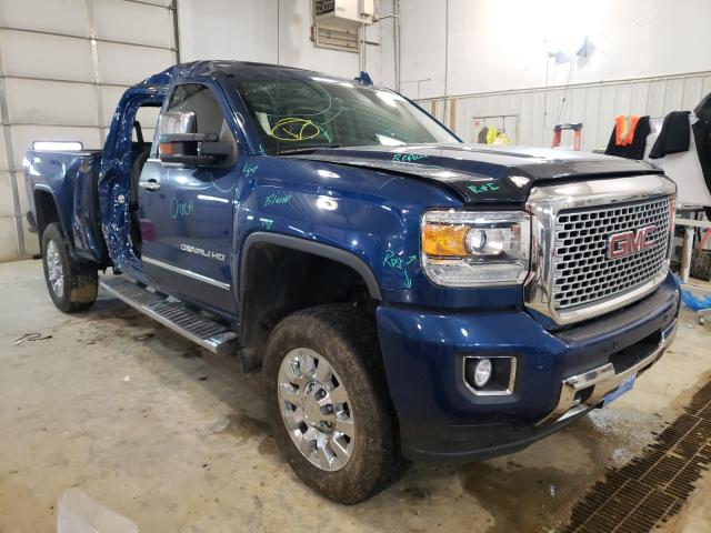 1GT12UEG2HF157324 - 2017 GMC SIERRA K2500 DENALI BLUE photo 1