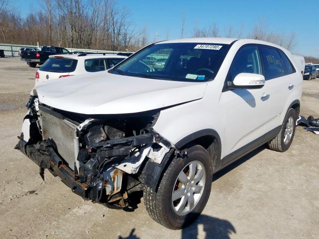 5XYKT3A10BG108057 - 2011 KIA SORENTO BASE  photo 2