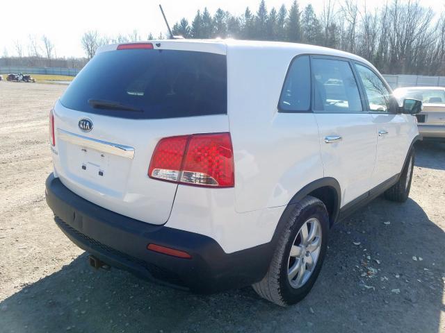 5XYKT3A10BG108057 - 2011 KIA SORENTO BASE  photo 4