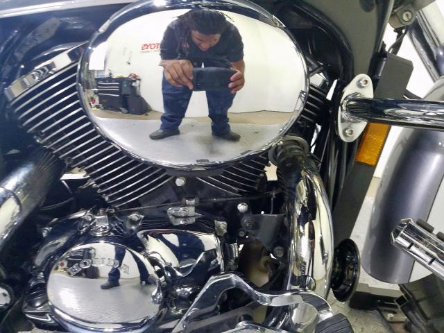 JH2RC44611M452531 - 2001 HONDA VT750 CD2  photo 9