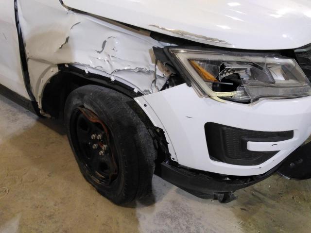 1FM5K8AR2HGC35347 - 2017 FORD EXPLORER POLICE INTERCEPTOR WHITE photo 9