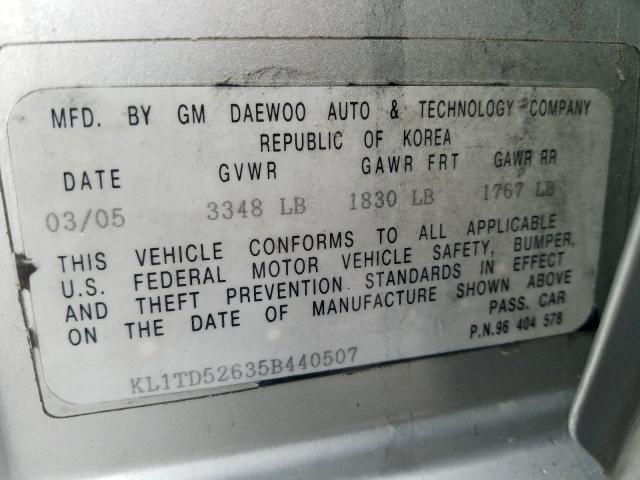 KL1TD52635B440507 - 2005 CHEVROLET AVEO BASE  photo 10