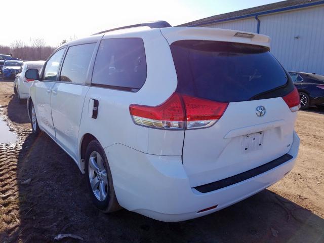 5TDKK3DC3BS077826 - 2011 TOYOTA SIENNA LE  photo 3