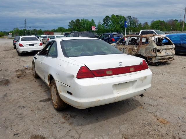 1HGCG2247WA013434 - 1998 HONDA ACCORD LX  photo 3