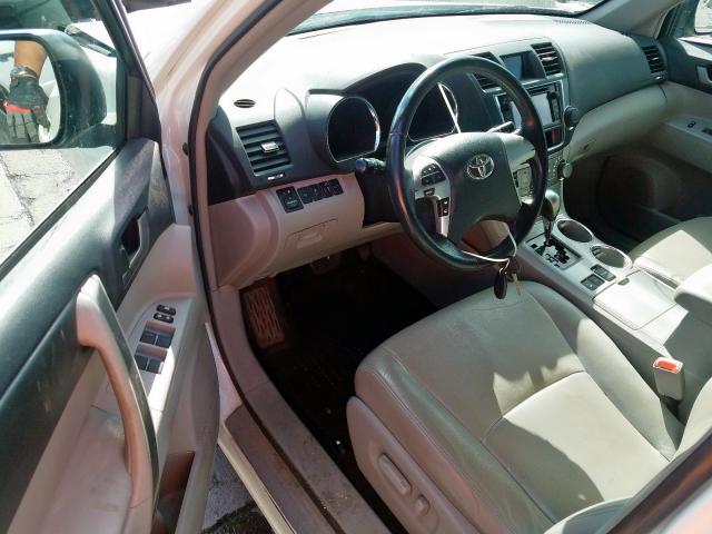 5TDBK3EH5DS188357 - 2013 TOYOTA HIGHLANDER BASE  фото 9