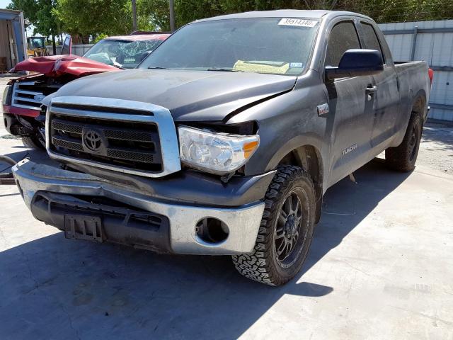 5TFUW5F11BX205091 - 2011 TOYOTA TUNDRA DOUBLE CAB SR5  photo 2
