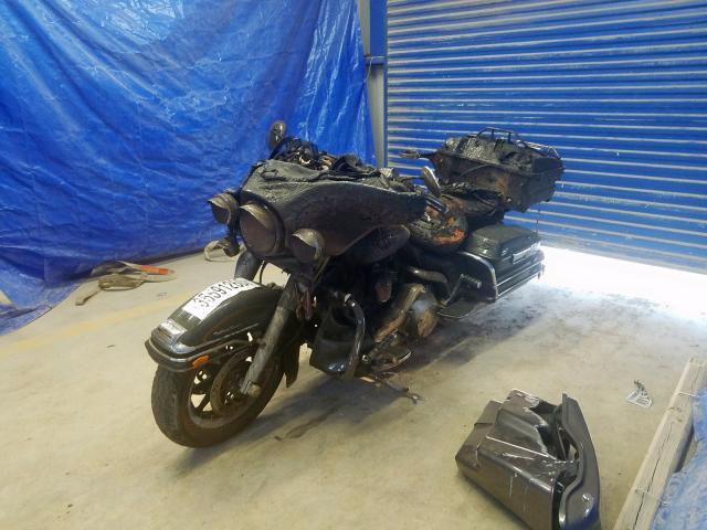 1HD1FCW103Y601028 - 2003 HARLEY-DAVIDSON FLHTCUI  photo 2