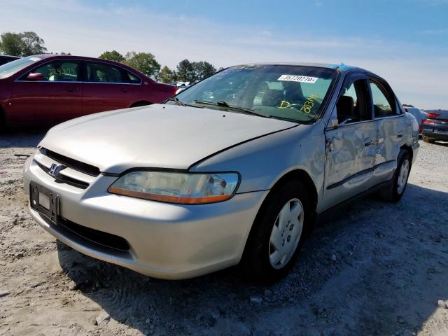 1HGCG1641XA041977 - 1999 HONDA ACCORD LX  photo 2