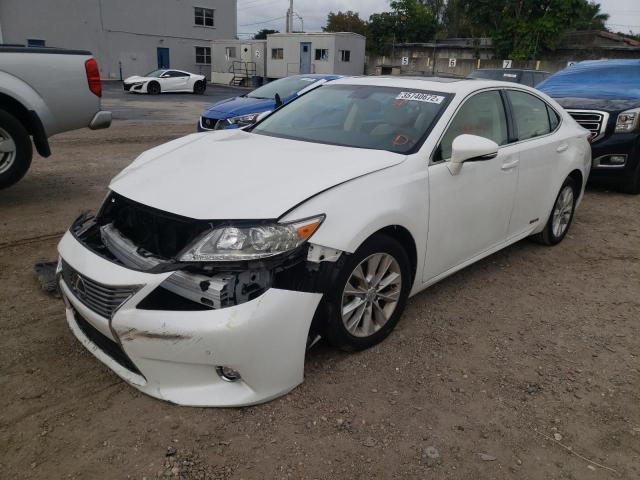 JTHBW1GG3F2090868 - 2015 LEXUS ES 300H WHITE photo 2