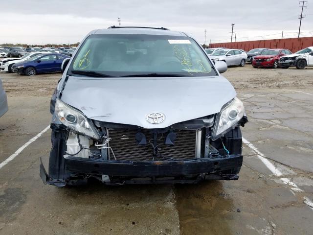 5TDKK3DC3BS137040 - 2011 TOYOTA SIENNA LE  photo 9