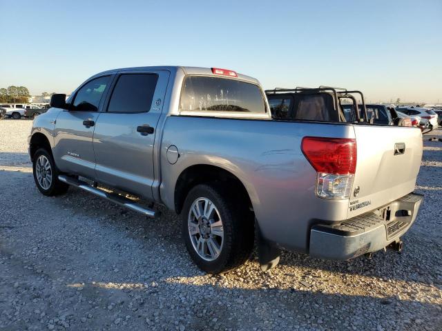 5TFEY5F11DX136467 - 2013 TOYOTA TUNDRA CREWMAX SR5 SILVER photo 2