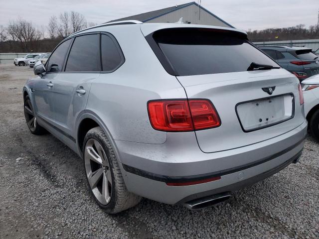 SJAAC2ZV4JC019447 - 2018 BENTLEY BENTAYGA SILVER photo 2