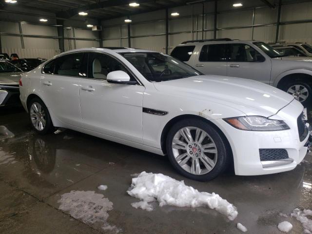 SAJBD4BV4GCY07368 - 2016 JAGUAR XF PREMIUM WHITE photo 4