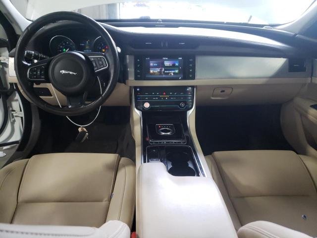 SAJBD4BV4GCY07368 - 2016 JAGUAR XF PREMIUM WHITE photo 8