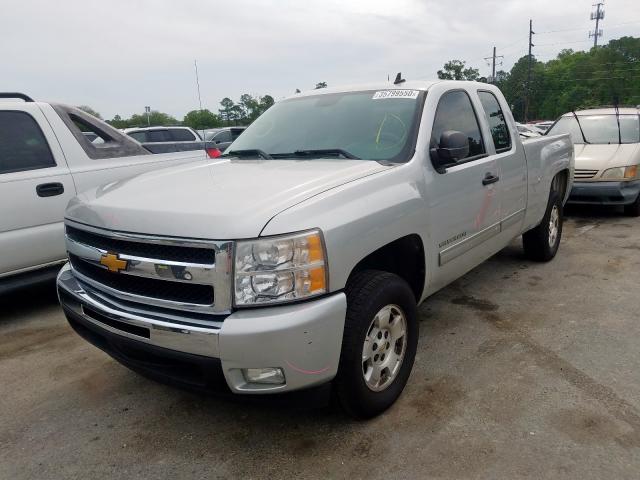 1GCRCSE03BZ334685 - 2011 CHEVROLET SILVERADO C1500 LT  photo 2