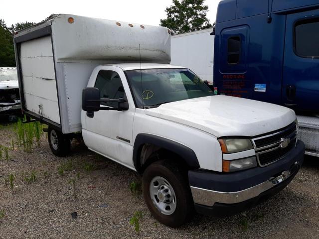 1GBHC24U07E179628 - 2007 CHEVROLET 2500 HD C2500 HEAVY DUTY WHITE photo 1