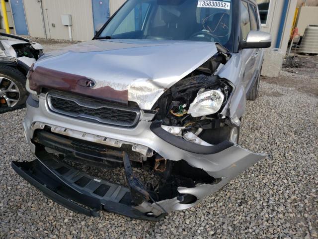 KNDJT2A61C7455378 - 2012 KIA SOUL + SILVER photo 9