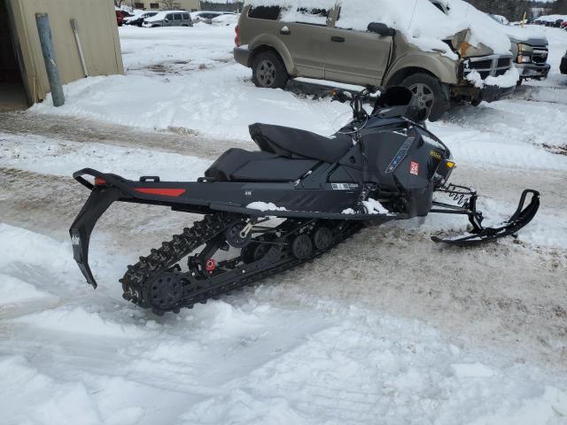 2BPSUFMB3MV000038 - 2021 SKI DOO RENEGADE BLACK photo 4