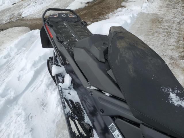 2BPSUFMB3MV000038 - 2021 SKI DOO RENEGADE BLACK photo 6