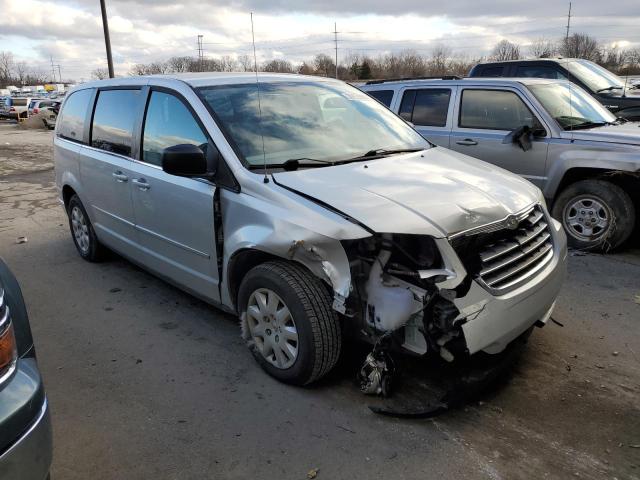 2A4RR4DE9AR206266 - 2010 CHRYSLER TOWN & COU LX SILVER photo 4