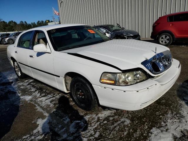 1LNHM81V96Y626040 - 2006 LINCOLN TOWN CAR SIGNATURE WHITE photo 4