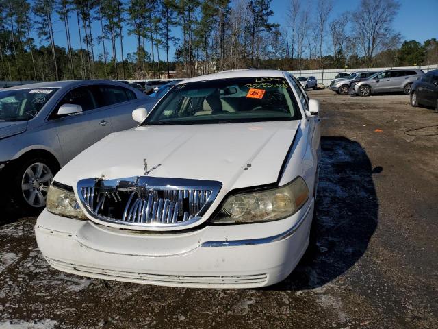 1LNHM81V96Y626040 - 2006 LINCOLN TOWN CAR SIGNATURE WHITE photo 5