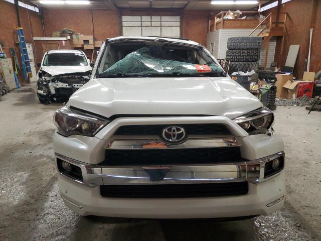 JTEBU5JR9J5496830 - 2018 TOYOTA 4RUNNER SR5/SR5 PREMIUM WHITE photo 5