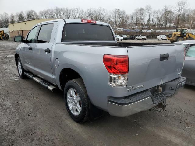 5TFDY5F16CX259675 - 2012 TOYOTA TUNDRA CREWMAX SR5 GRAY photo 2