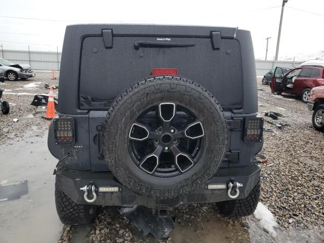 1C4HJWEG6JL923088 - 2018 JEEP WRANGLER U SAHARA CHARCOAL photo 6