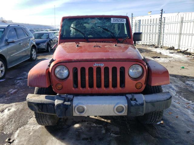 1J4GA59149L761544 - 2009 JEEP WRANGLER SAHARA ORANGE photo 5