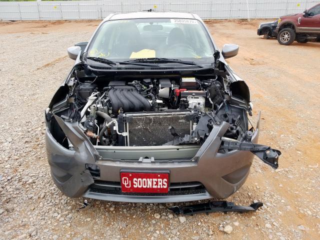 3N1CN7APXJL877685 - 2018 NISSAN VERSA S  photo 9