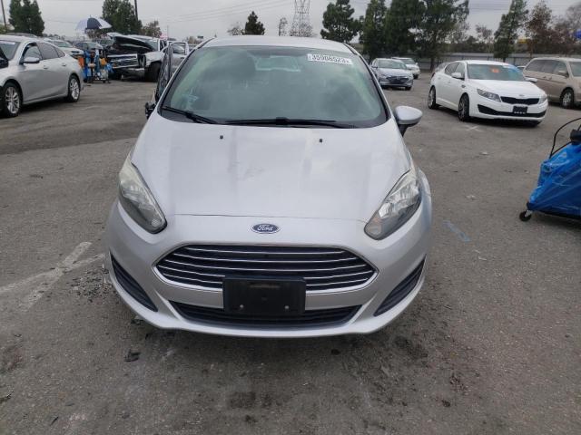 3FADP4BJ6HM156259 - 2017 FORD FIESTA SE SILVER photo 5