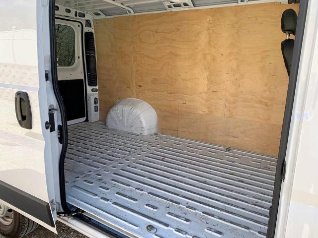 3C6TRVAG1KE518678 - 2019 RAM PROMASTER 1500 1500 STANDARD  photo 8