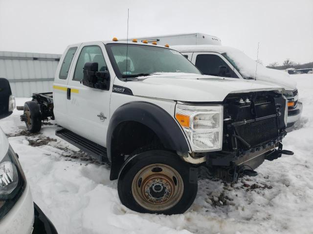 1FD0X5HT7CEC88500 - 2012 FORD F550 SUPER DUTY WHITE photo 4