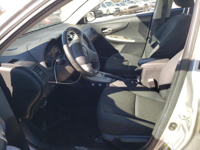 1NXBU4EE2AZ382675 - 2010 TOYOTA COROLLA BASE SILVER photo 7