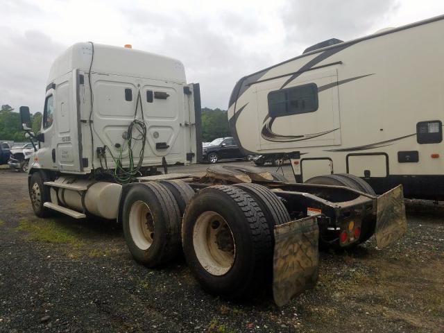 1FUJGHDV2CSBF0311 - 2012 FREIGHTLINER CASCADIA 113  photo 3