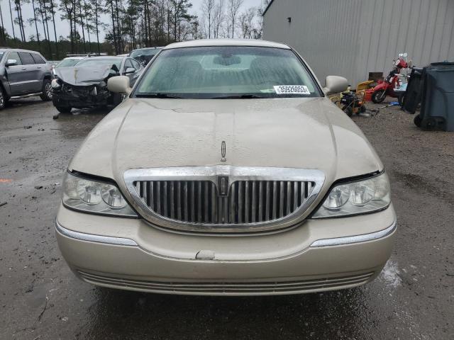 1LNHM81W84Y641697 - 2004 LINCOLN TOWN CAR EXECUTIVE GOLD photo 5