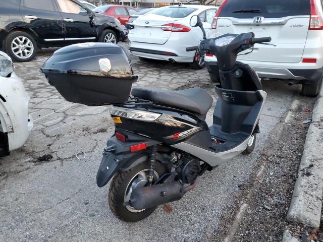 L6MT2TGB3H1120099 - 2017 DONG SCOOTER SILVER photo 3