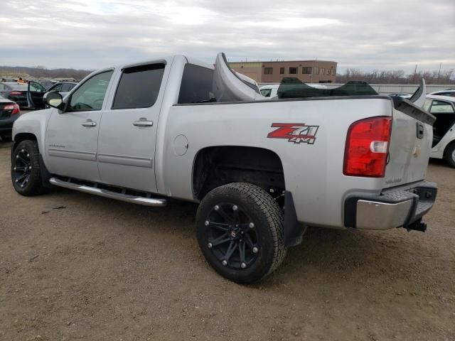 3GCPKSE72DG103139 - 2013 CHEVROLET SILVERADO K1500 LT SILVER photo 2