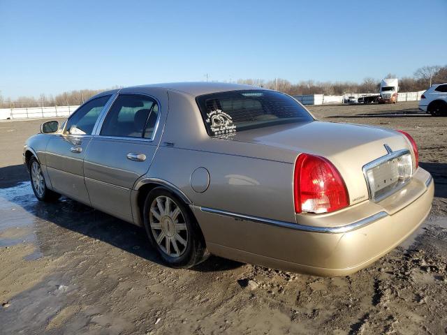 1LNHM82V46Y610553 - 2006 LINCOLN TOWN CAR SIGNATURE LIMITED GOLD photo 2